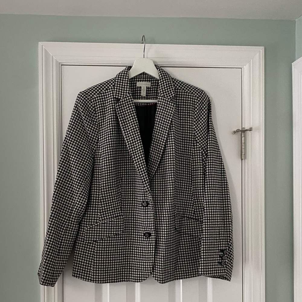 Timeless Wool Blend Houndstooth Blazer